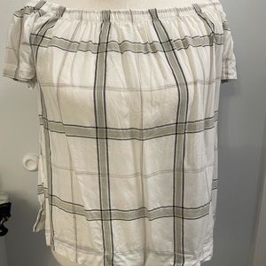 Bella Dahl off shoulder top